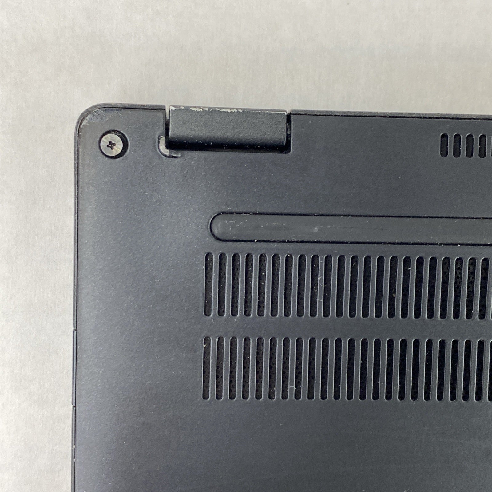 Dell Latitude 7390 2 in 1 13.3" Touch i3-7130U 2.7 GHz 4GB RAM No Battery/HDD/OS