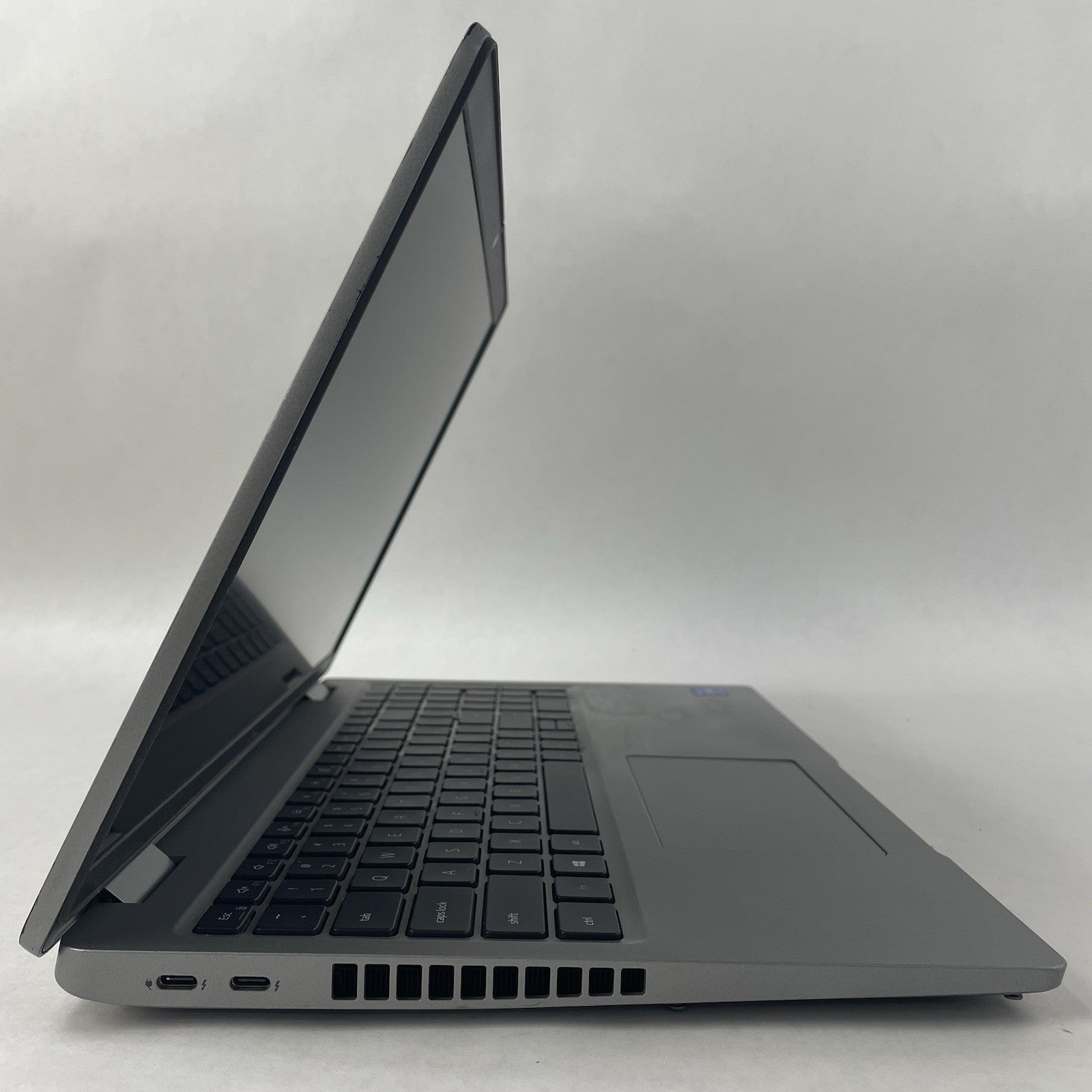 Dell Latitude 5520 15.6" i5-1135G7 2.40 GHz 8 GB RAM No SSD/OS/AC/Batt - Worn8