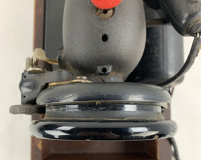 Singer Sewing Machine 15-7 Powers On Motor Runs Dried Belts
