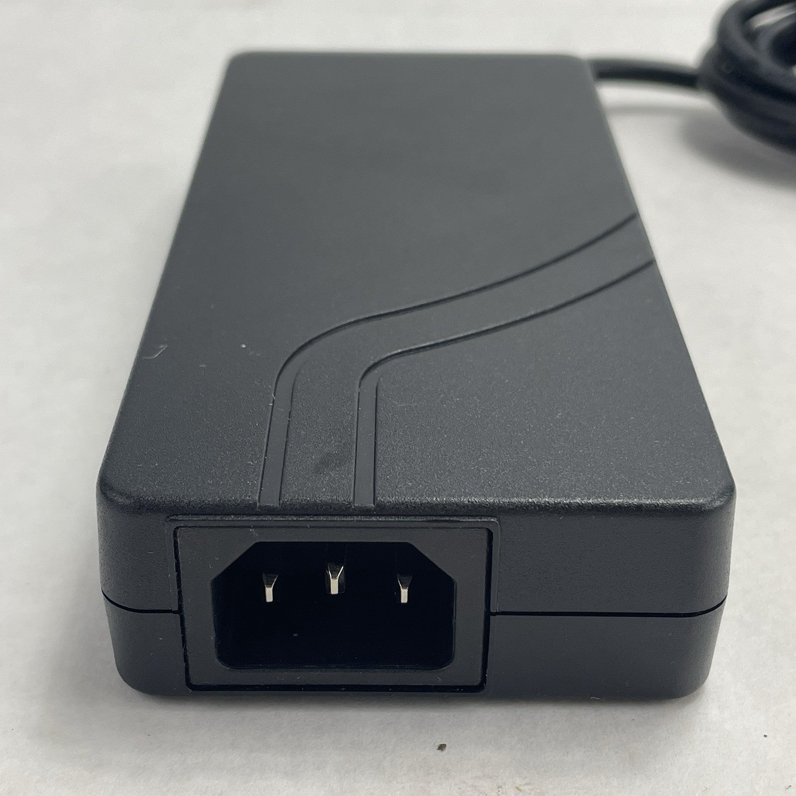 Kuanten AC  Adapter 12V 6.67A 80W KT090A1200667B3  No Power Cord 6 pin3