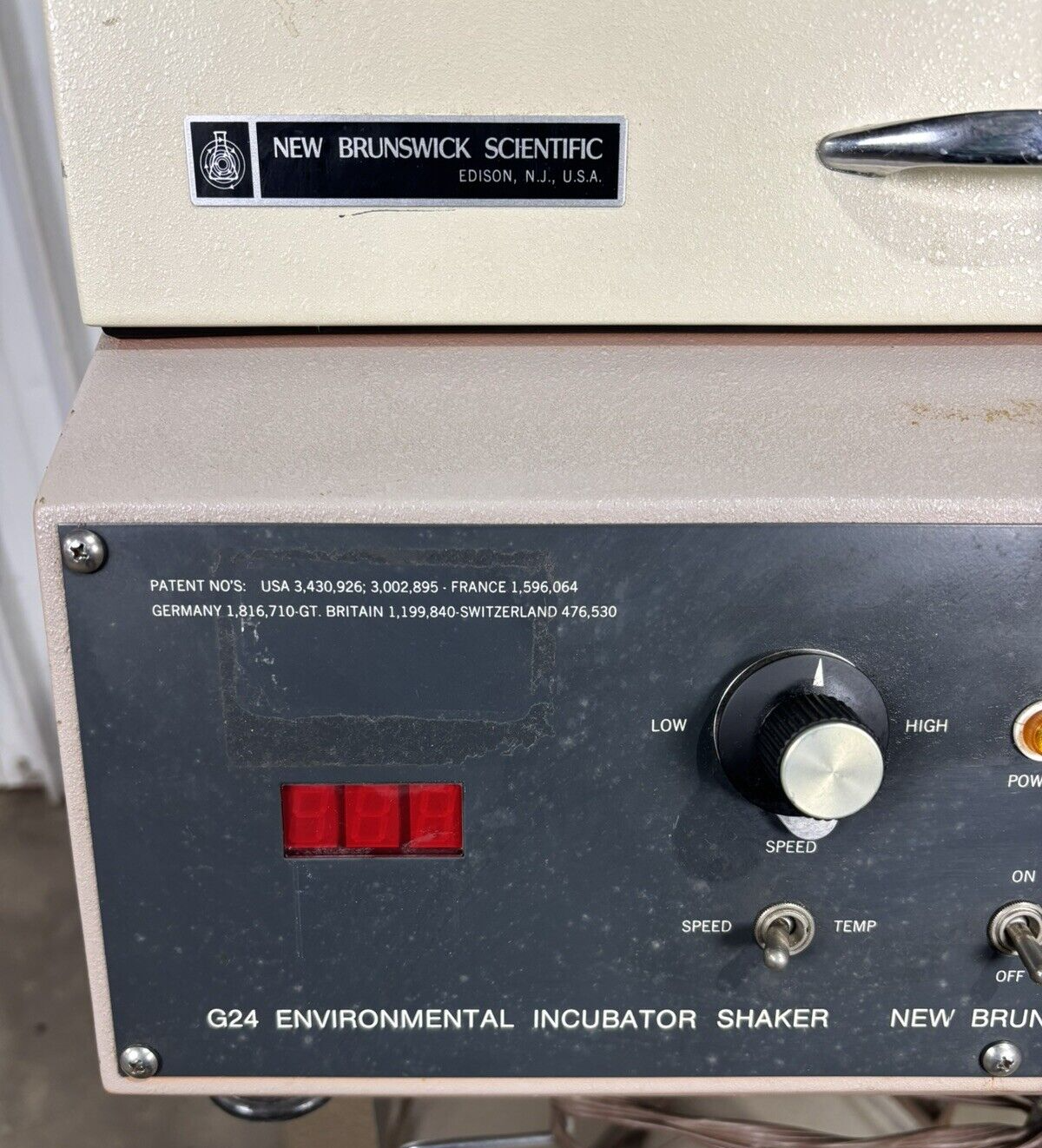 New Brunswick G-24 Environmental Incubator Orbital Shaker G24 Powers On