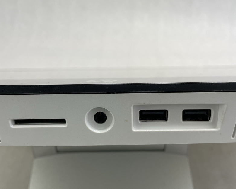 HP Pavilion 23-q242 AMD A6-7310 2.0 GHz 8 GB Ram No HDD No OS