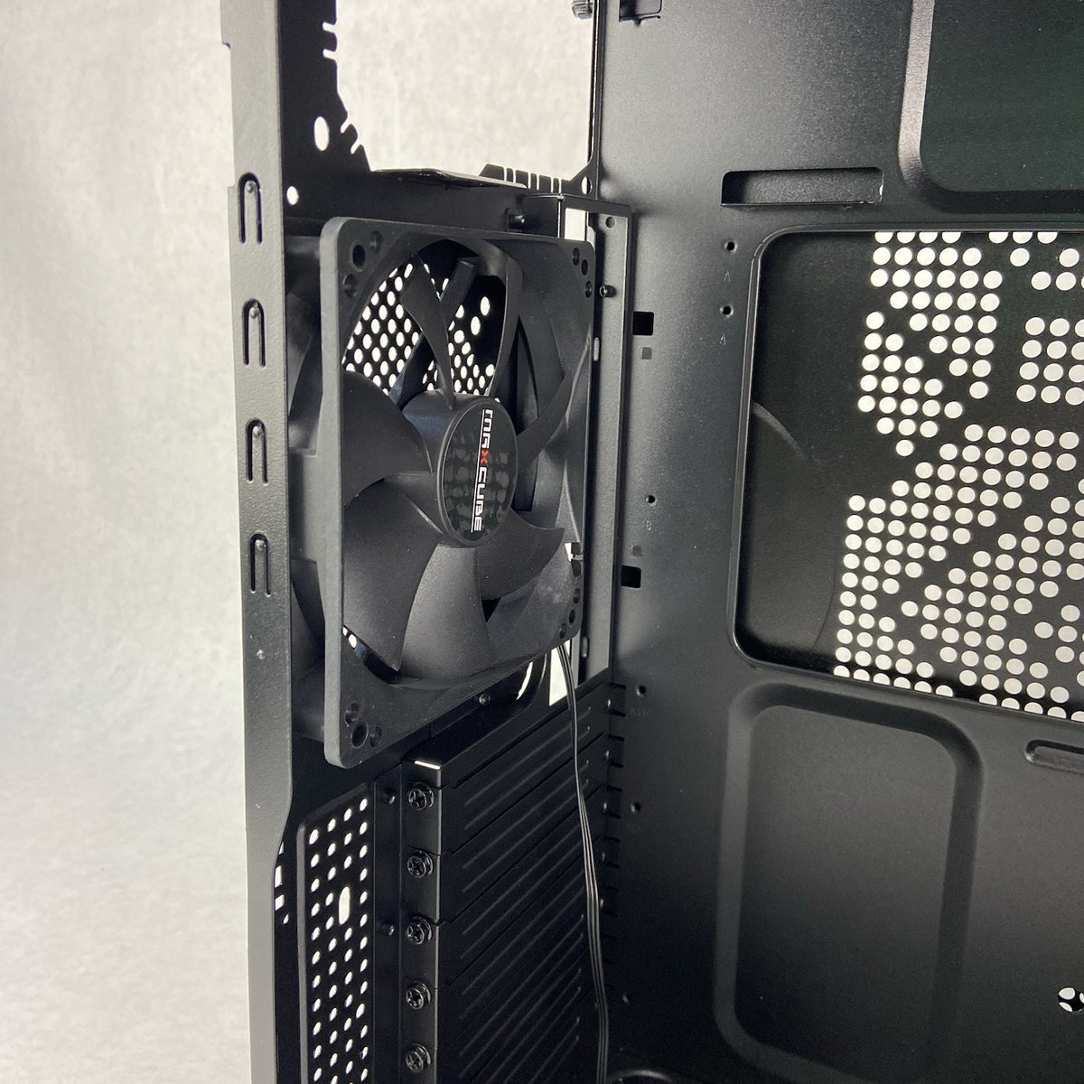 Rosewill Blackbone Mid Tower Computer Case Bare Bones No PSU11