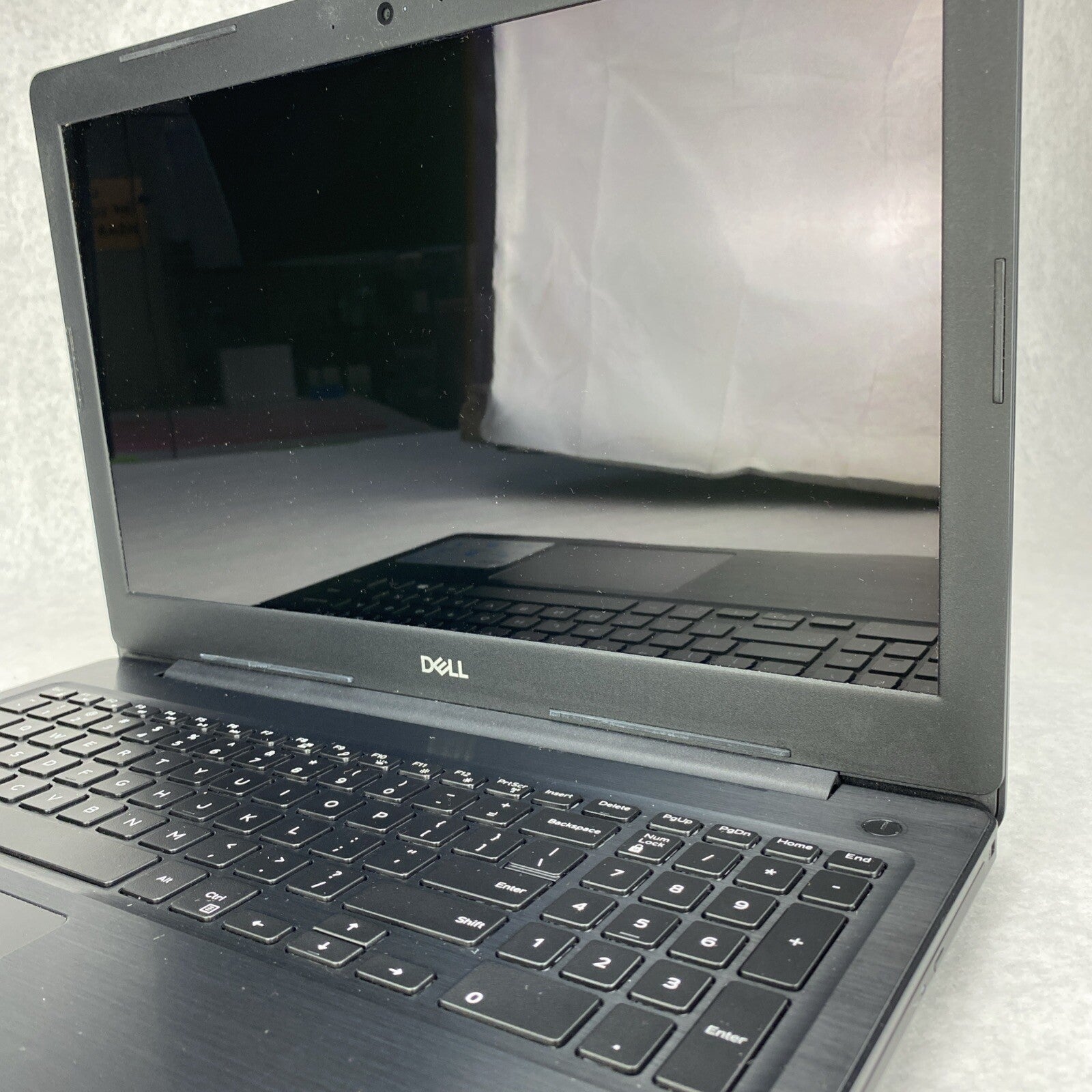 Dell Inspiron 5570 15.6" Intel Core i3-8130U 2.20GHz 12GB RAM No AC No HDD No OS