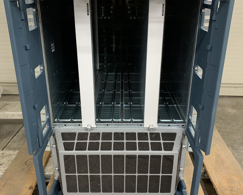 Cisco Nexus N7K-C7010 10-Slot Switch Chassis Tested w/Fans and 3x Power Supplies