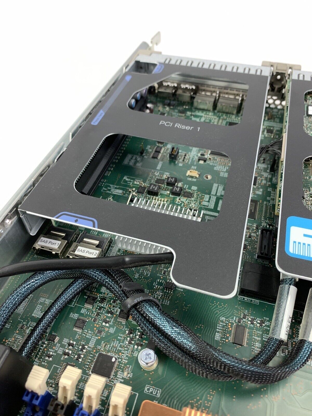 Cisco UCSC-C220-M3S V01 Xeon E5-2609 2.40 GHz  32 GB RAM No OS No HDD