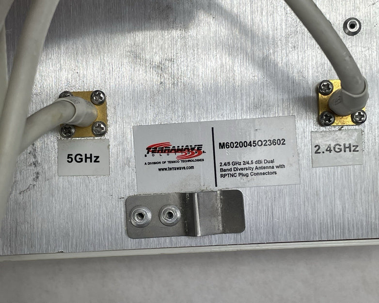 TerraWave M6020045O23602 OMNI Antennas Dual Band 5/2.4GHz