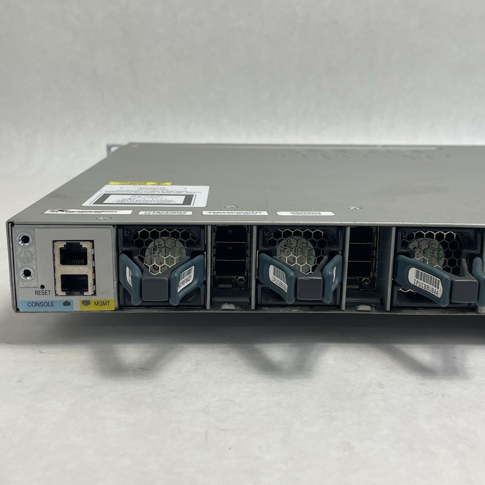 Cisco Catalyst WS-C3850-24T-L V06 24 Port Switch Tested & Reset 1X PSU9