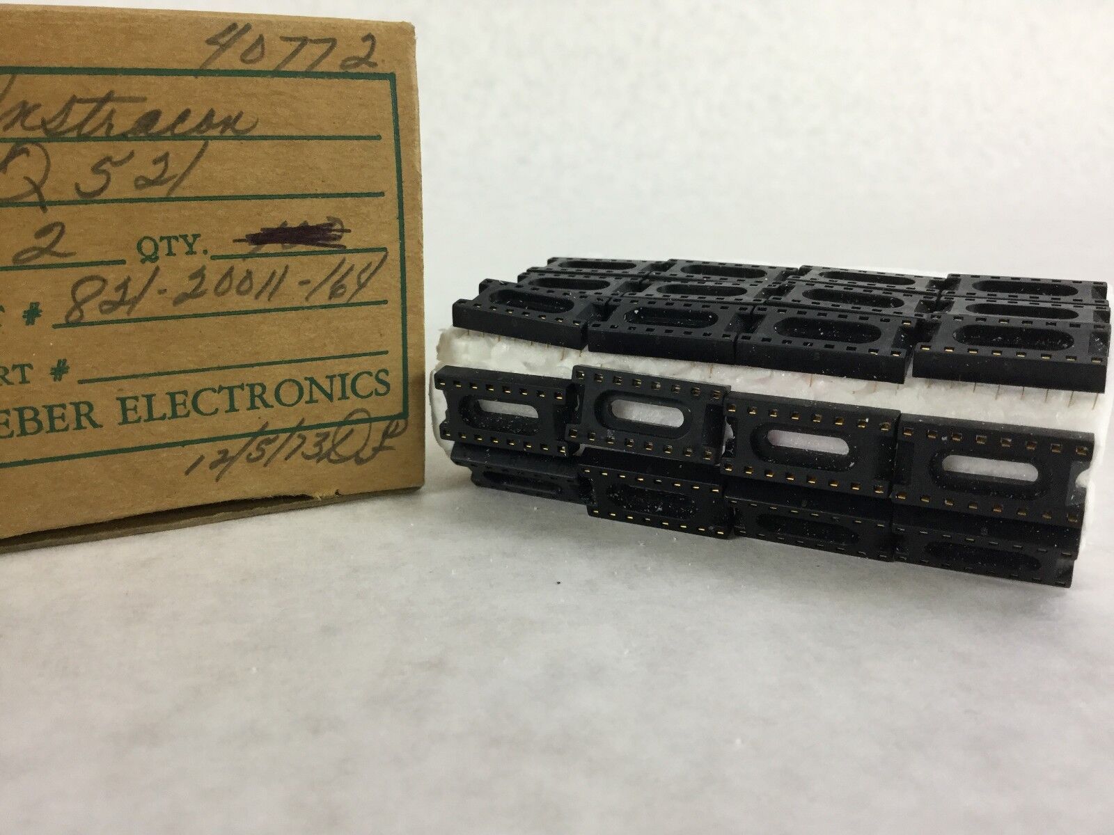 Amphenol 821-20011-164 16 Pin (Lot of 20)