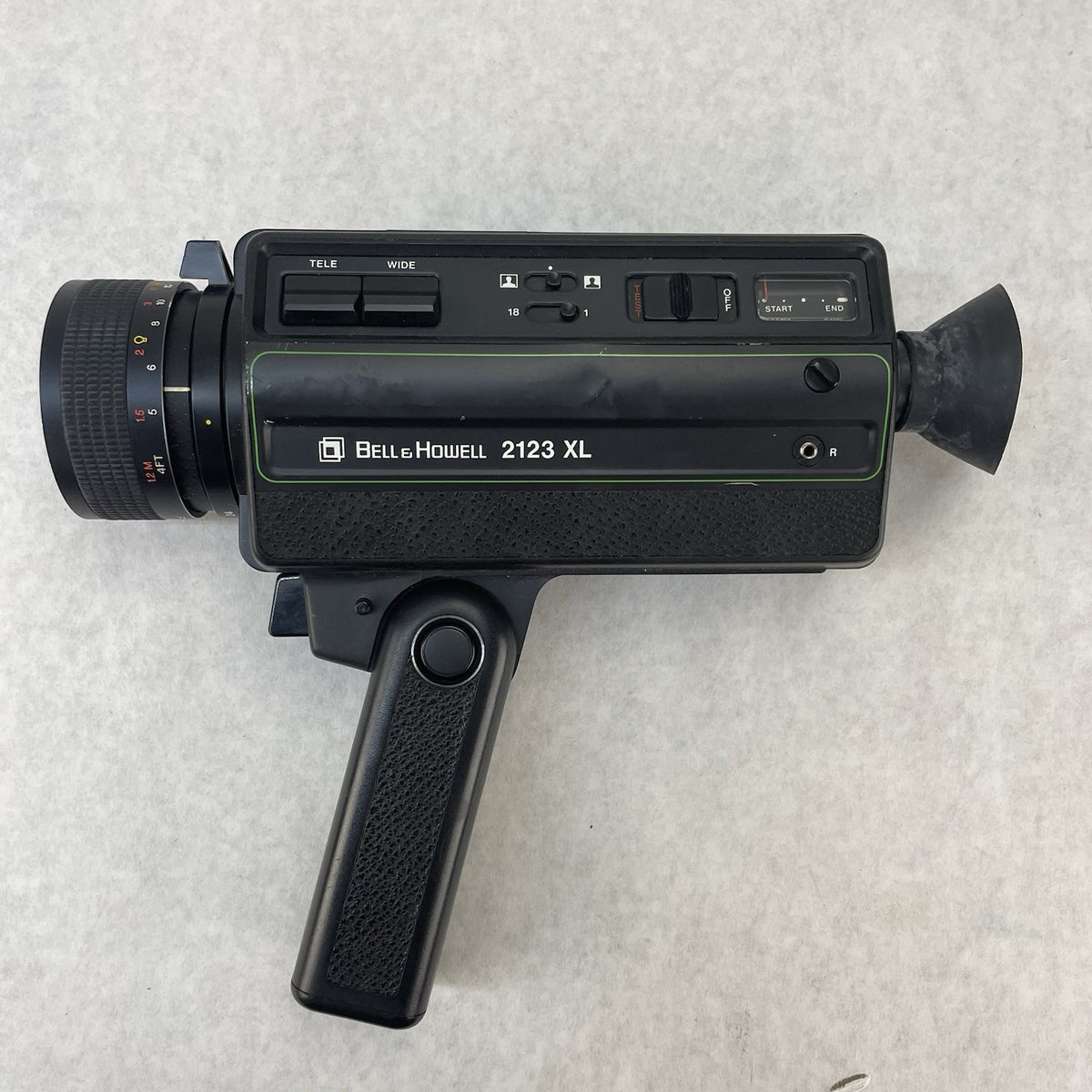Bell & Howell  2123F Super 8 Hand Cam No Film - For Parts or Repair1