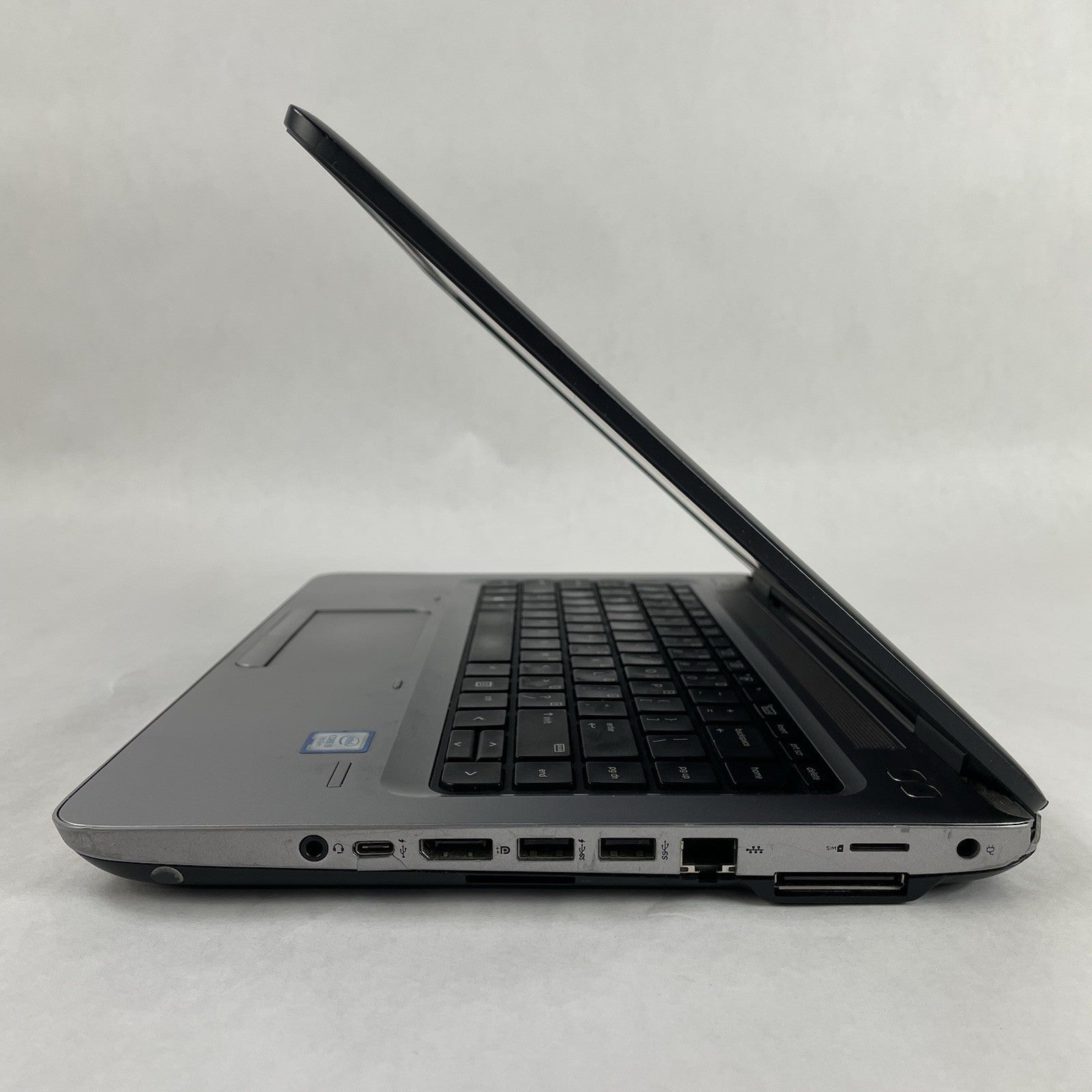 HP ProBook 640 G3 14" i5-7200U 2.50 GHz 8 GB RAM No SSD/OS/AC/Batt - Bad Corner5