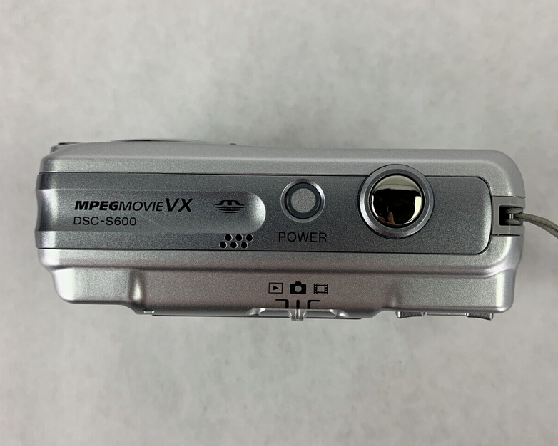 Sony DSC-S600 Cyber Shot 6.0 MP Digital Camera w/ Case No Power Parts and Repair