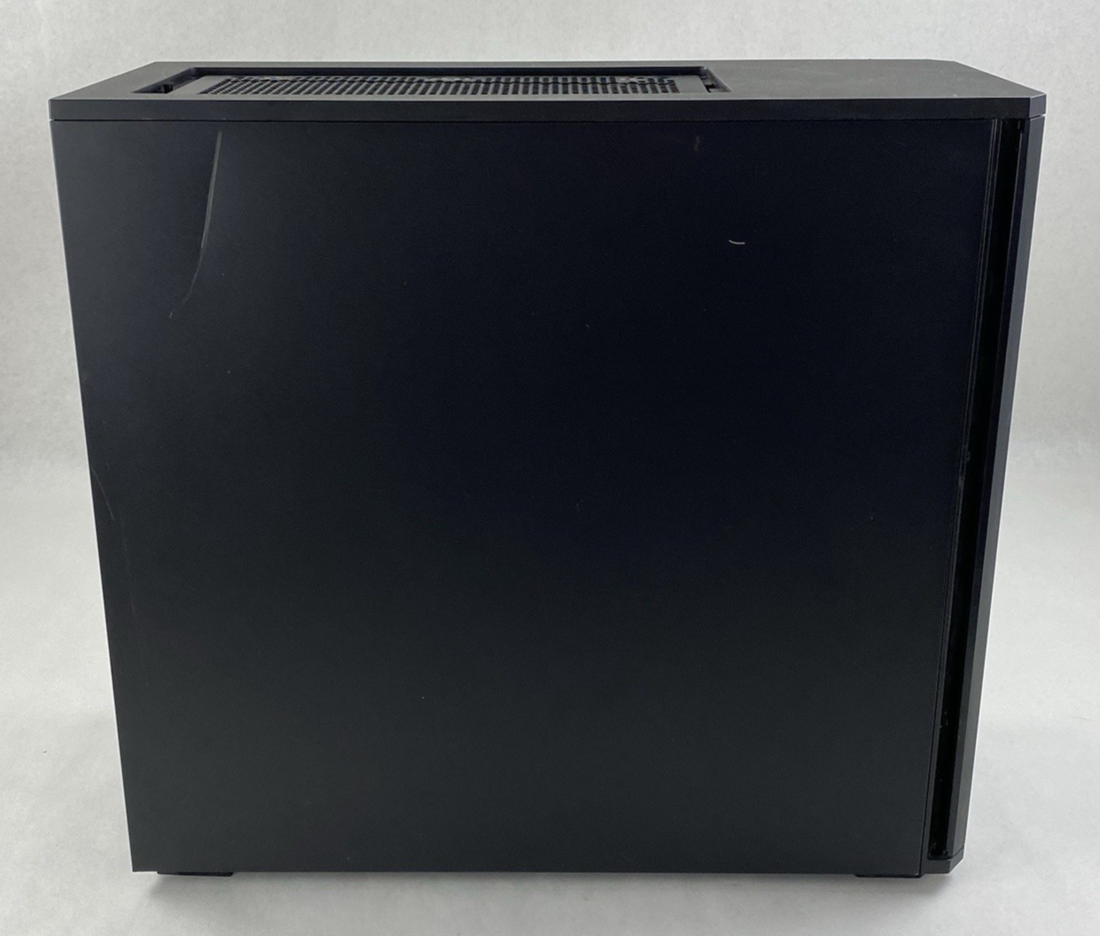 Corsair Obsidian Series 550D Mid-Tower Gaming Computer Case Damaged Front Panel