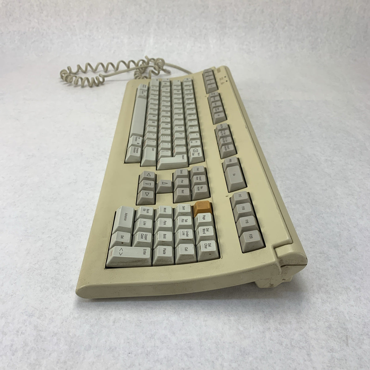 Digital LK402-AA A02 Word Processing and Mainframe Terminal Keyboard 30-32041-013