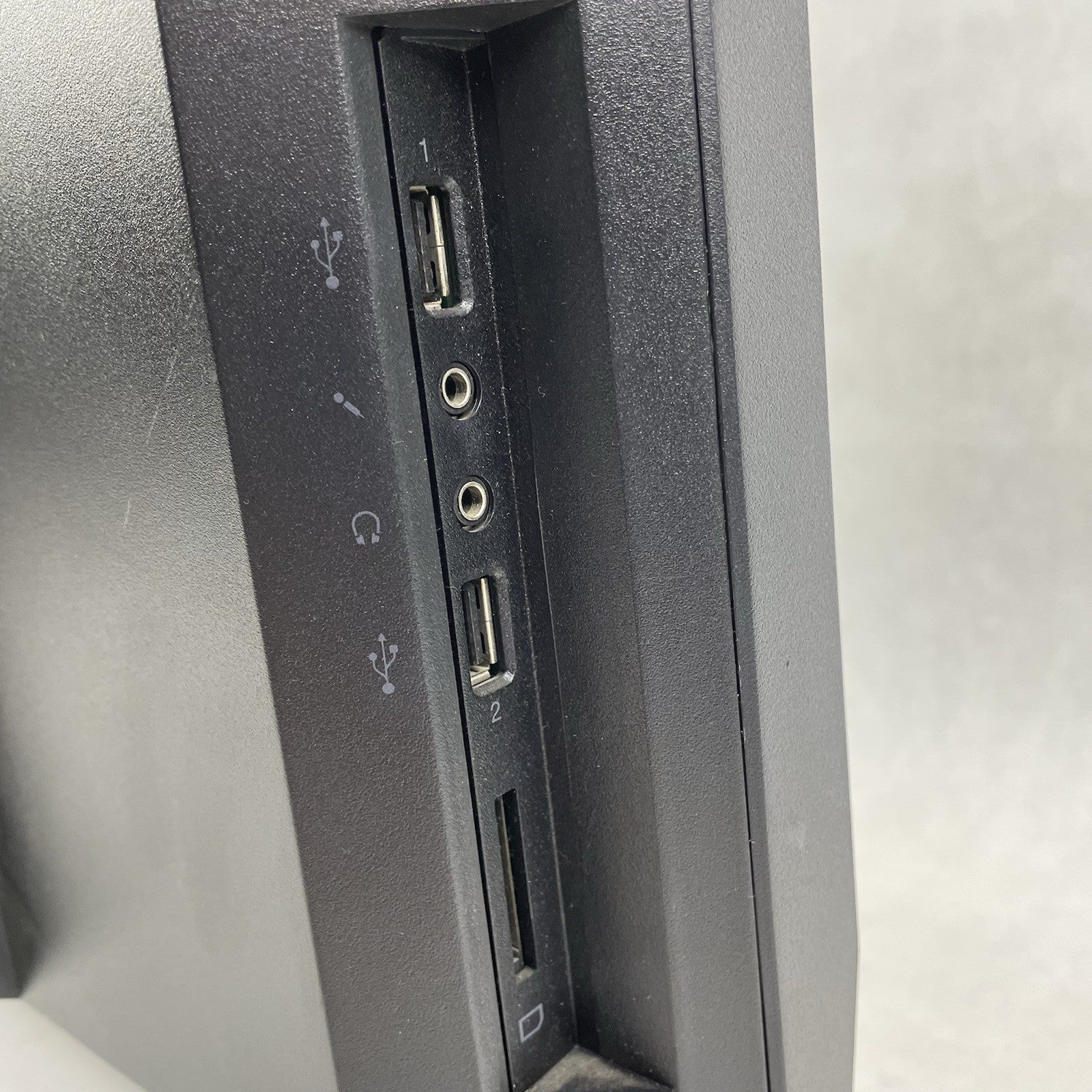 Lenovo Thinkcentre M717 A+C i3-2120 3. 30 GHz 4 GB Ram No HDD No OS