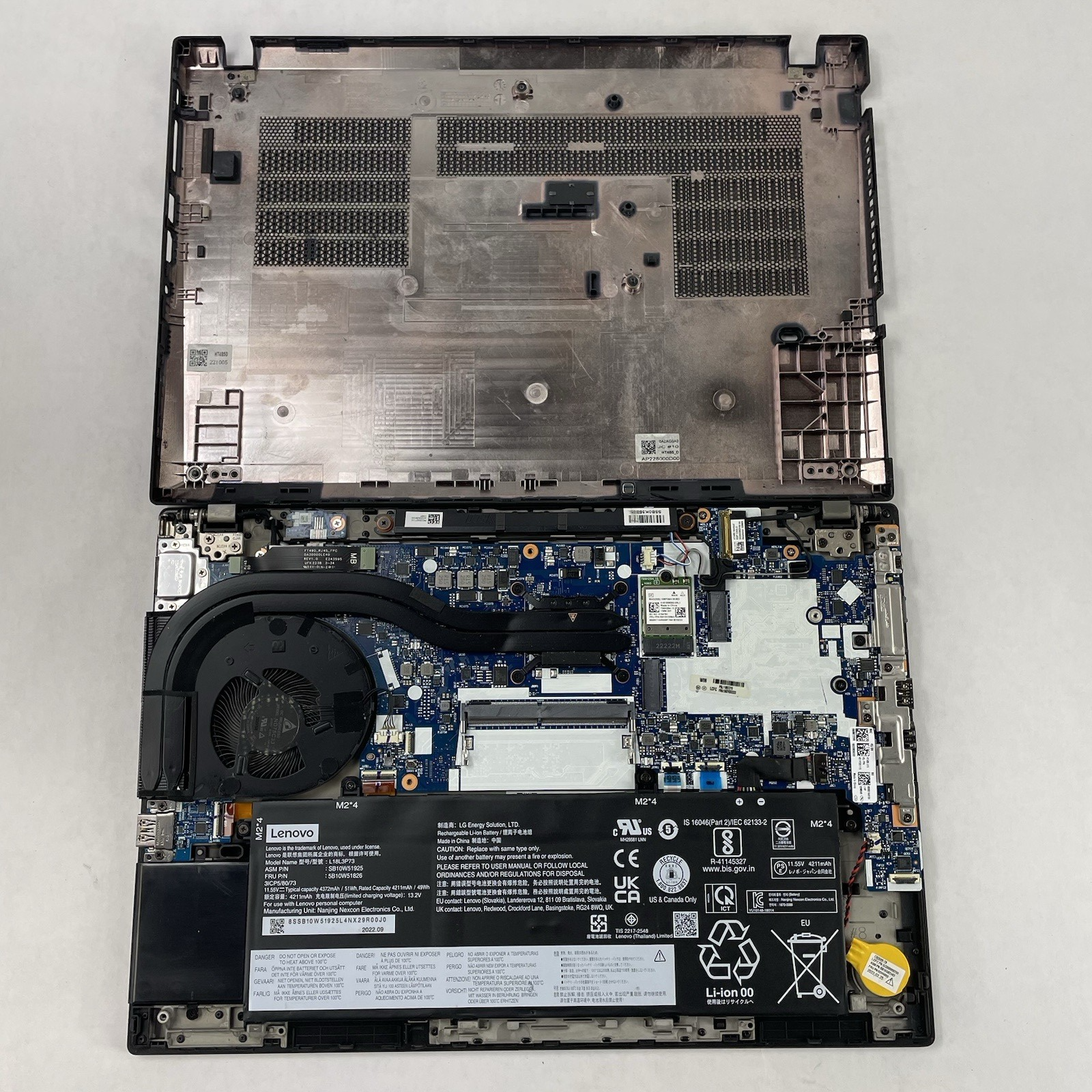 Lenovo ThinkPad T14 Gen 2a 14" Ryzen7 Pro 5850U 1.90 GHz 16 GB RAM No SSD/OS/AC17
