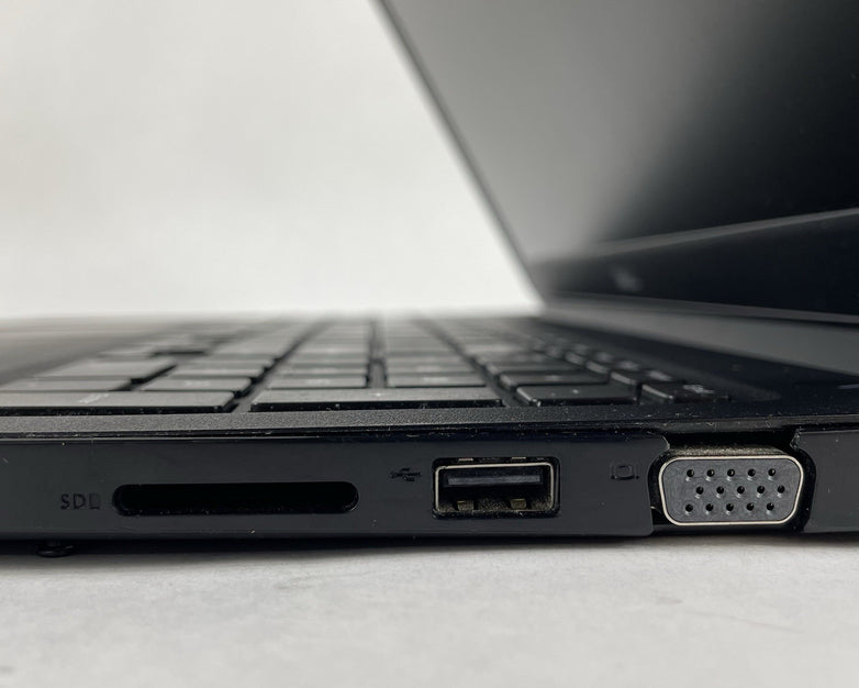Dell Latitude 3500 15.6" i5-8265U 1.60GHz 8GB RAM No SSD/OS/AC/Batt - Bad Bottom