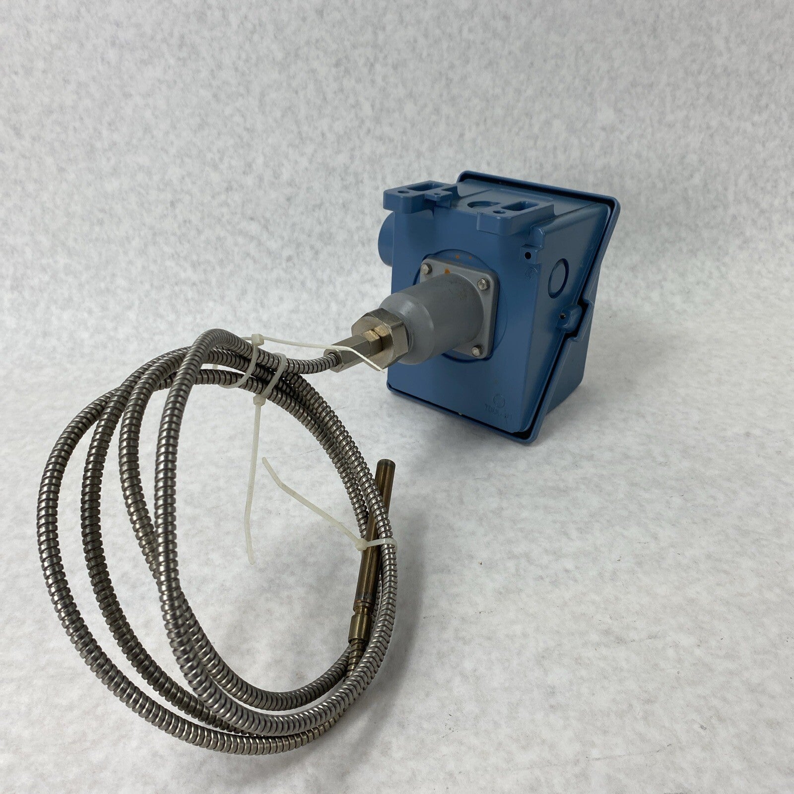 United Electric Controls F402-8BS 6S Temperature Control Unit 50-650F 15A 480VAC