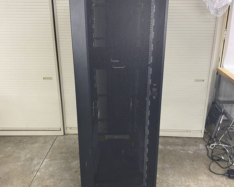 IBM 7014-T00 Enterprise 19" Rack Enclosure No Keys