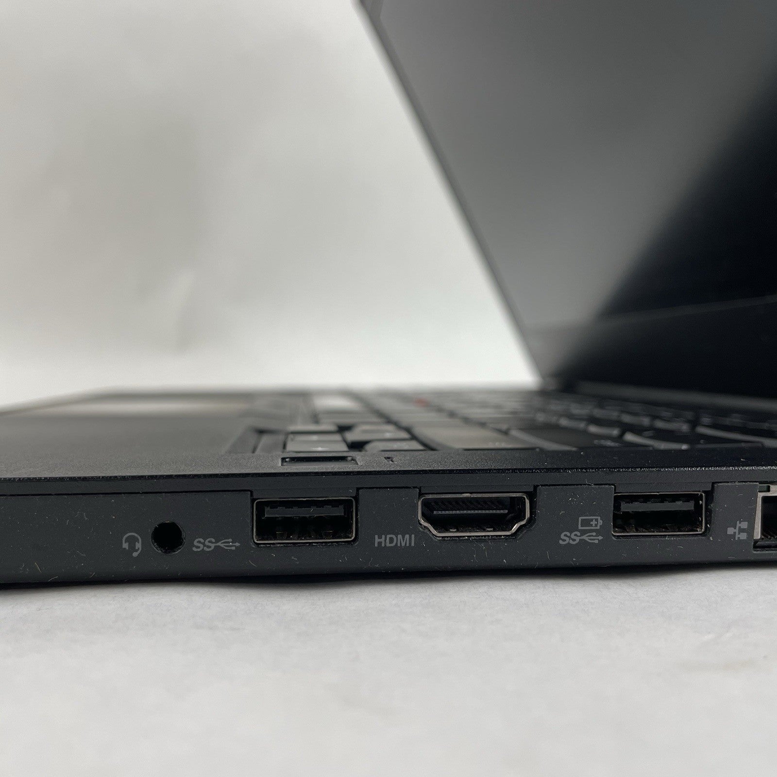 Lenovo ThinkPad T480 14" i5-8350U 1.70 GHz 8 GB RAM No SSD/OS/AC - Missing DIMM6