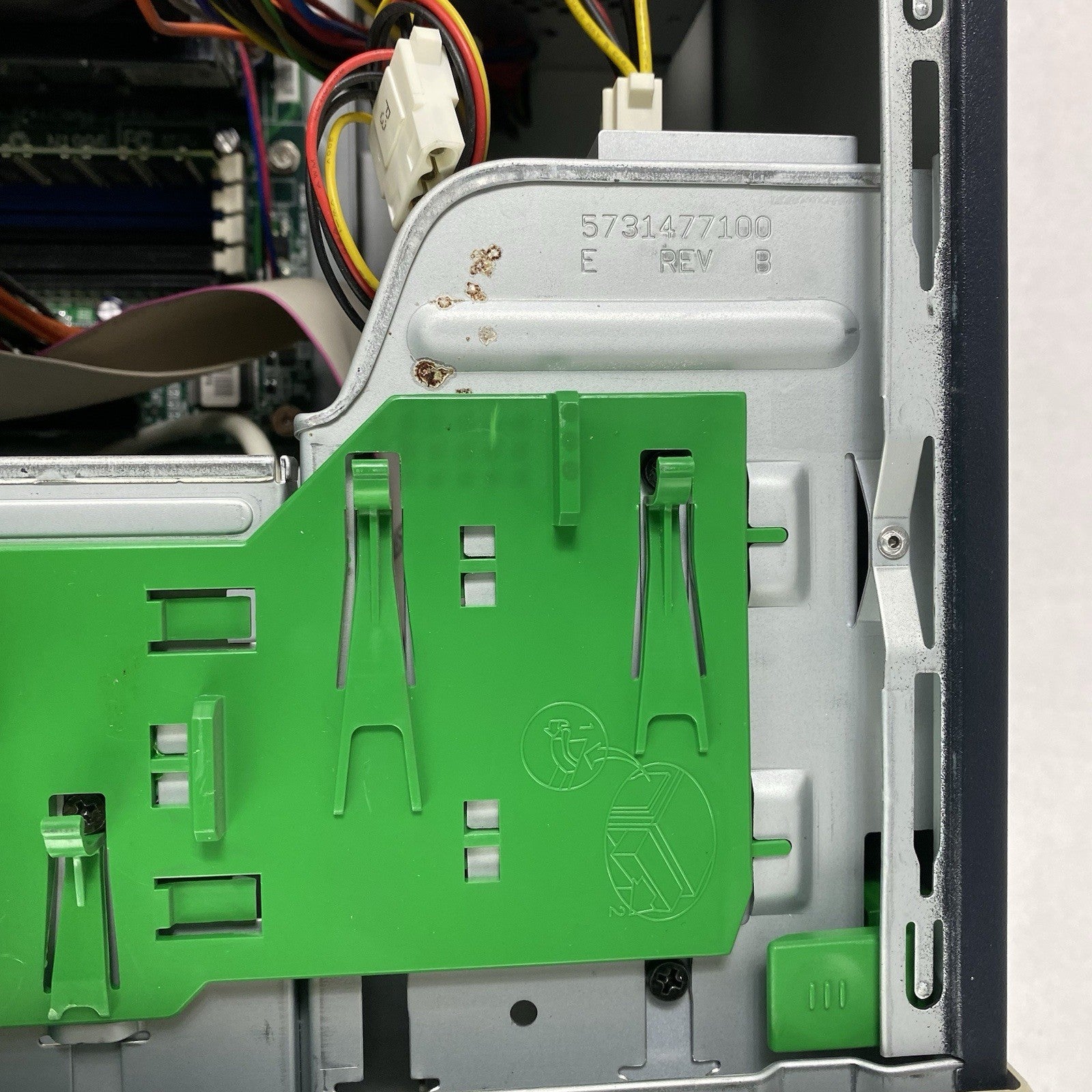 HP Presario SR1610NX MT AMD Sempron 3200+ 1.80GHz 1GB RAM No HDD No OS