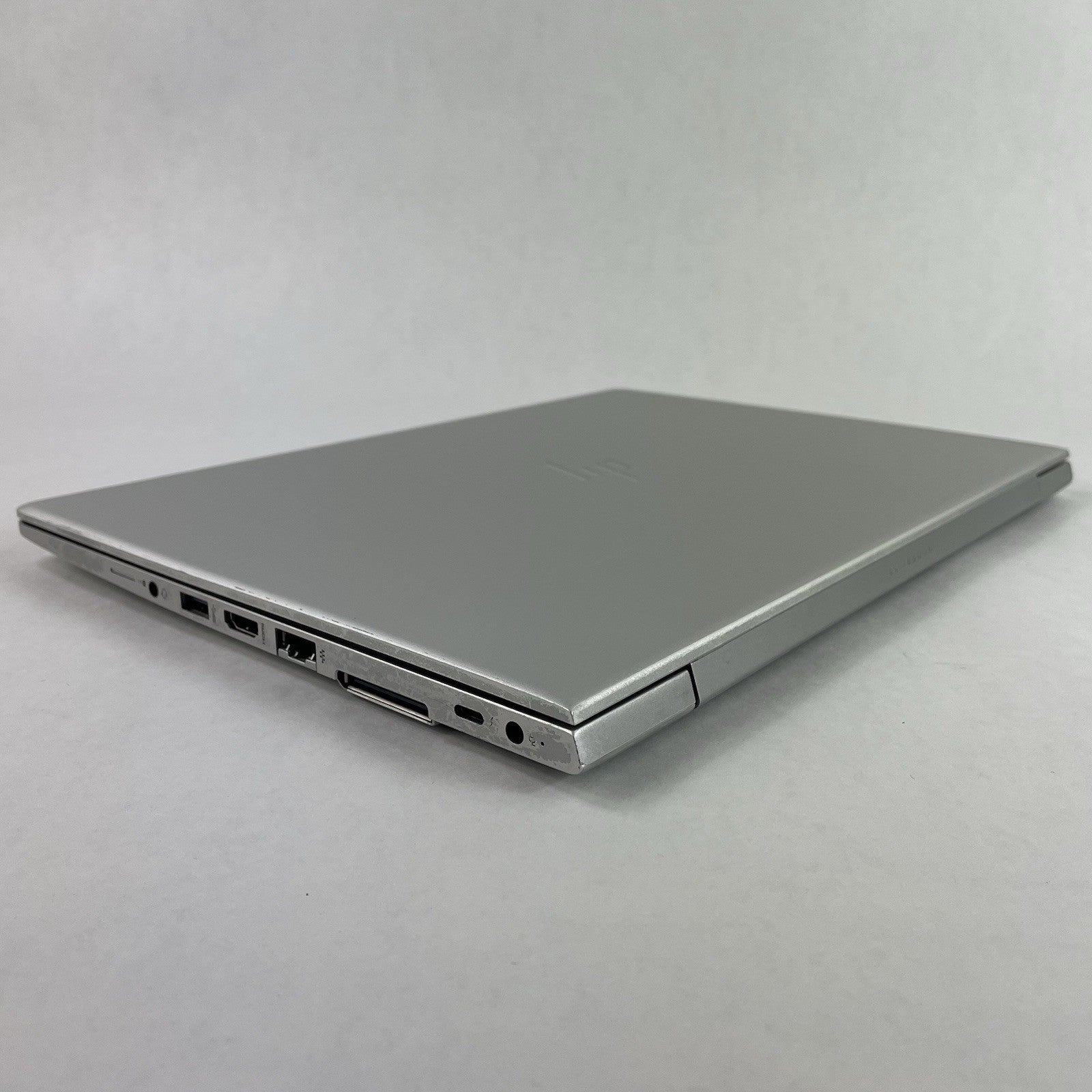 HP EliteBook 840 G6 14" i7-8665U 1.90 GHz 8 GB RAM No SSD/OS/AC - Worn Bottom8