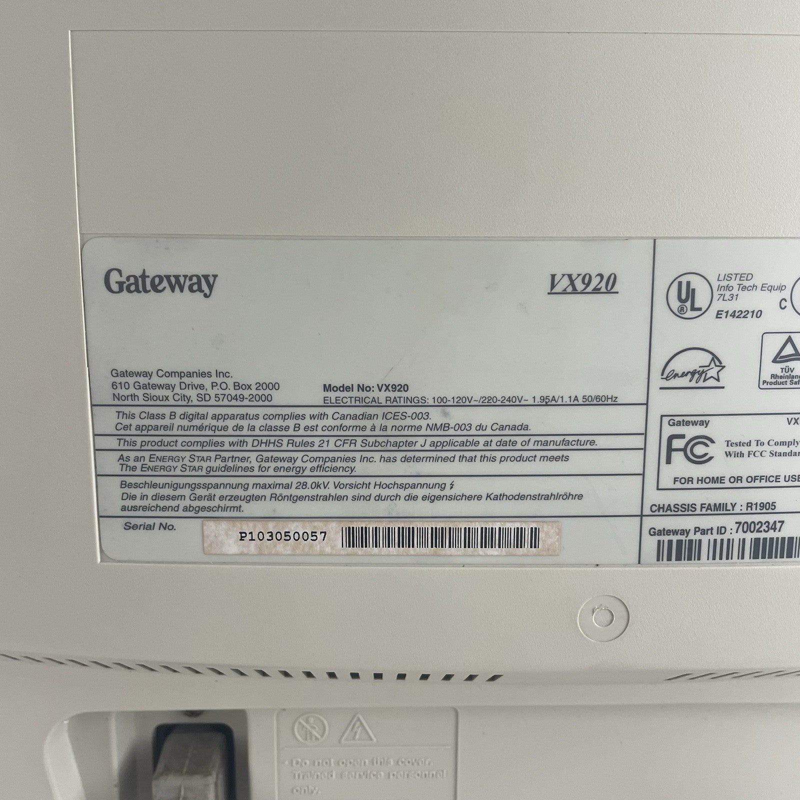 Gateway VX920 Diamondtron NF 17" Flatscreen CRT Monitor 1600x1200 85Hz8
