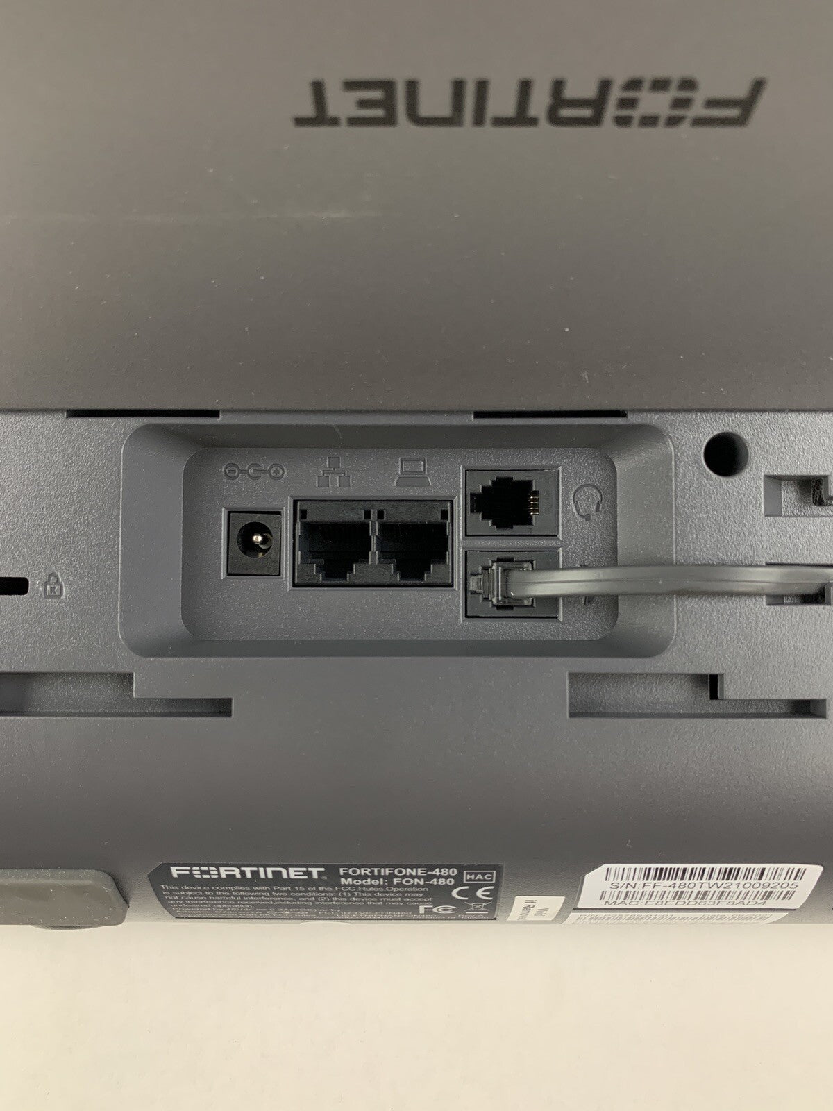 Fortinet FortiFone 480 FON-480 High end IP Phone W/ Handset and Stand Reset