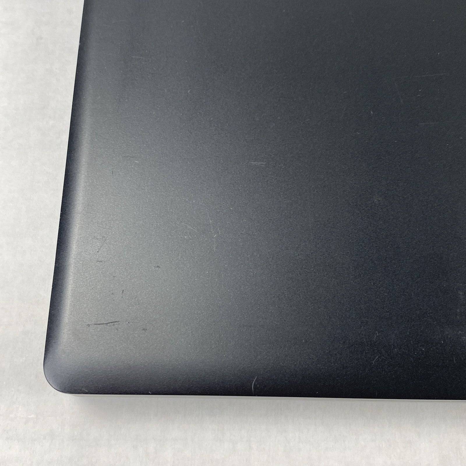 Dell Latitude 5590 Core i5-7300U 2.60 GHz 8 GB RAM 15.6" No Battery No HDD No OS