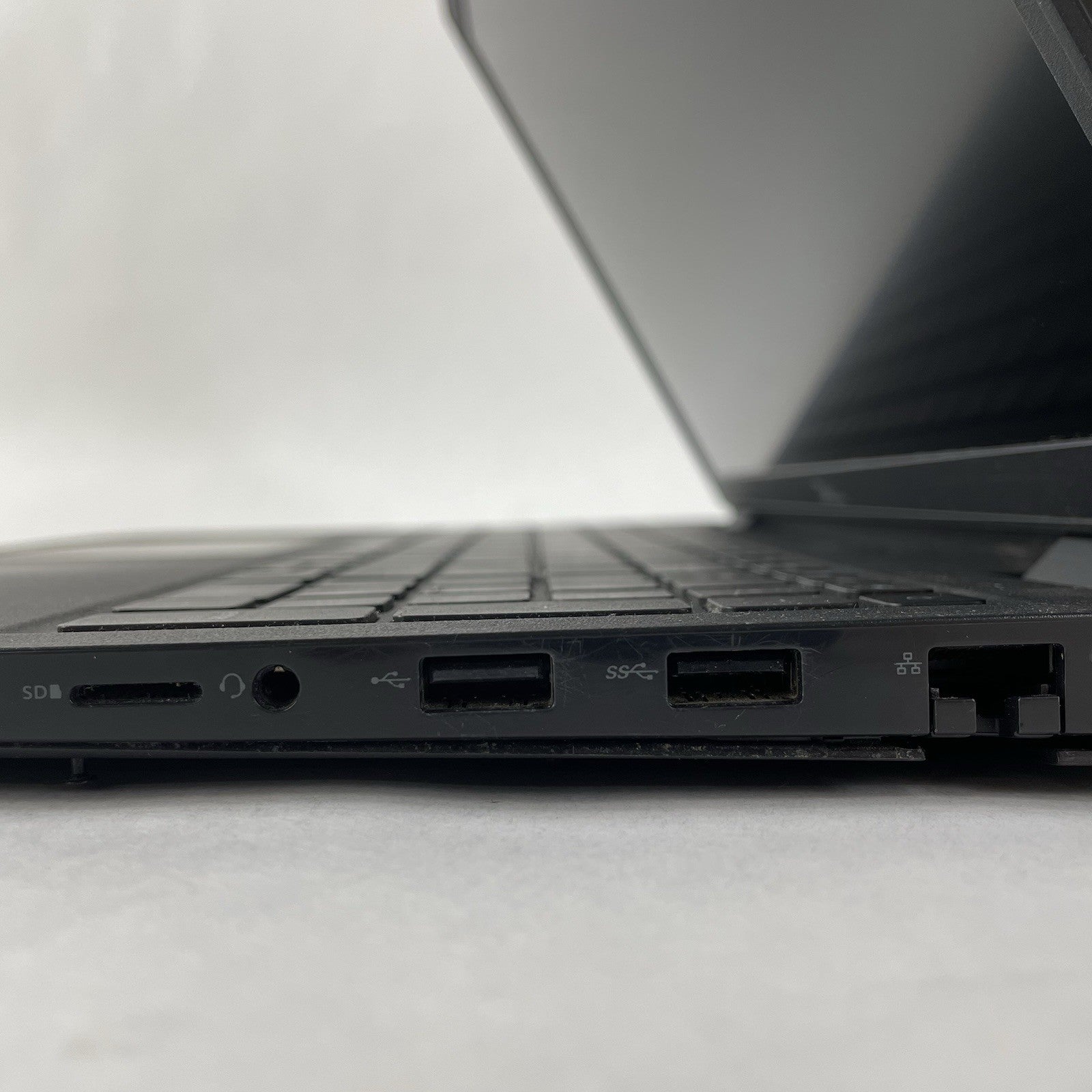 Dell Latitude 3520 15.6" i5-1145G7 2.60 GHz 8 GB RAM No SSD/OS/AC - READ10
