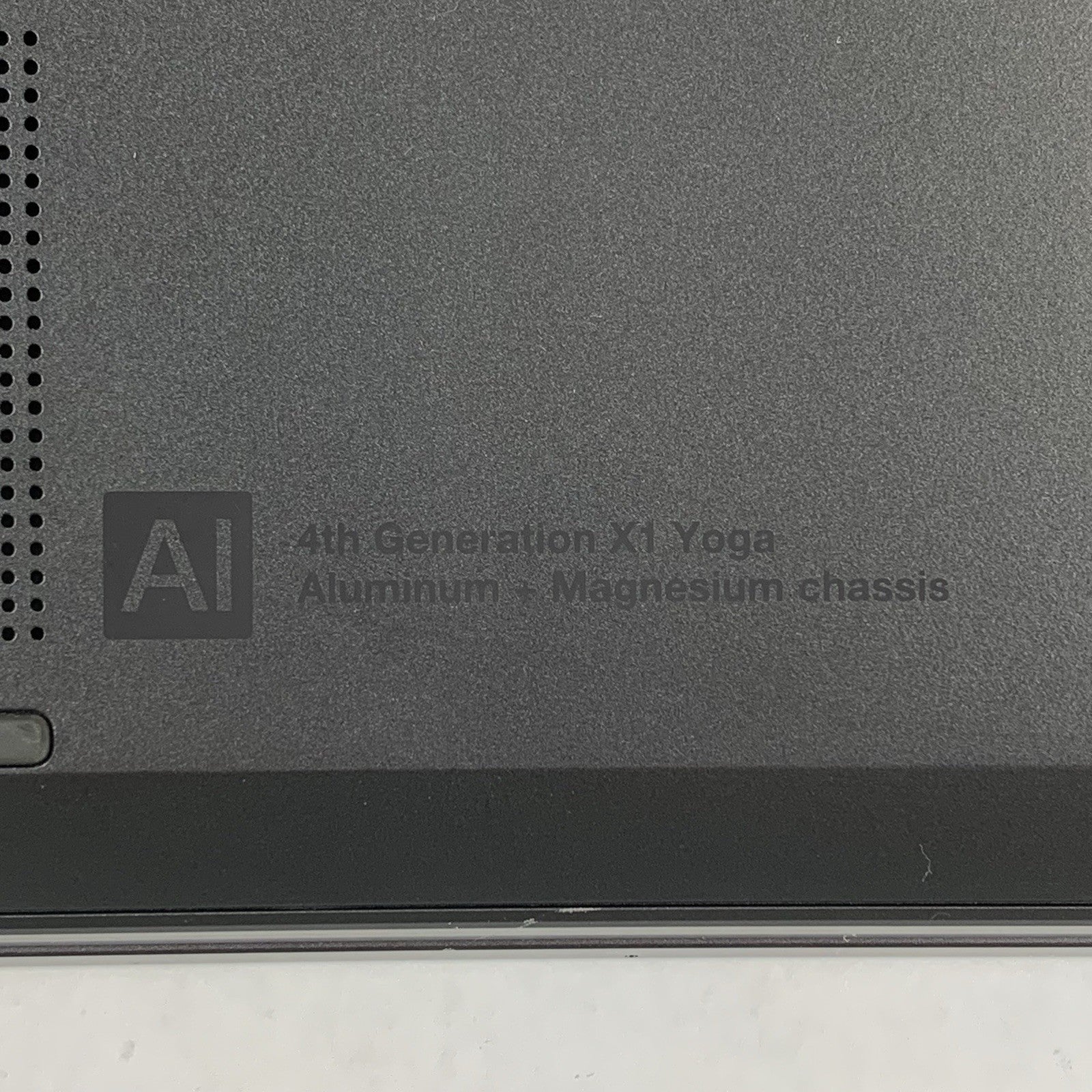 Lenovo ThinkPad X1 Yoga Gen 4 14" Touch i7-8665U 1.90 GHz 16 GB No OS/SSD/AC10