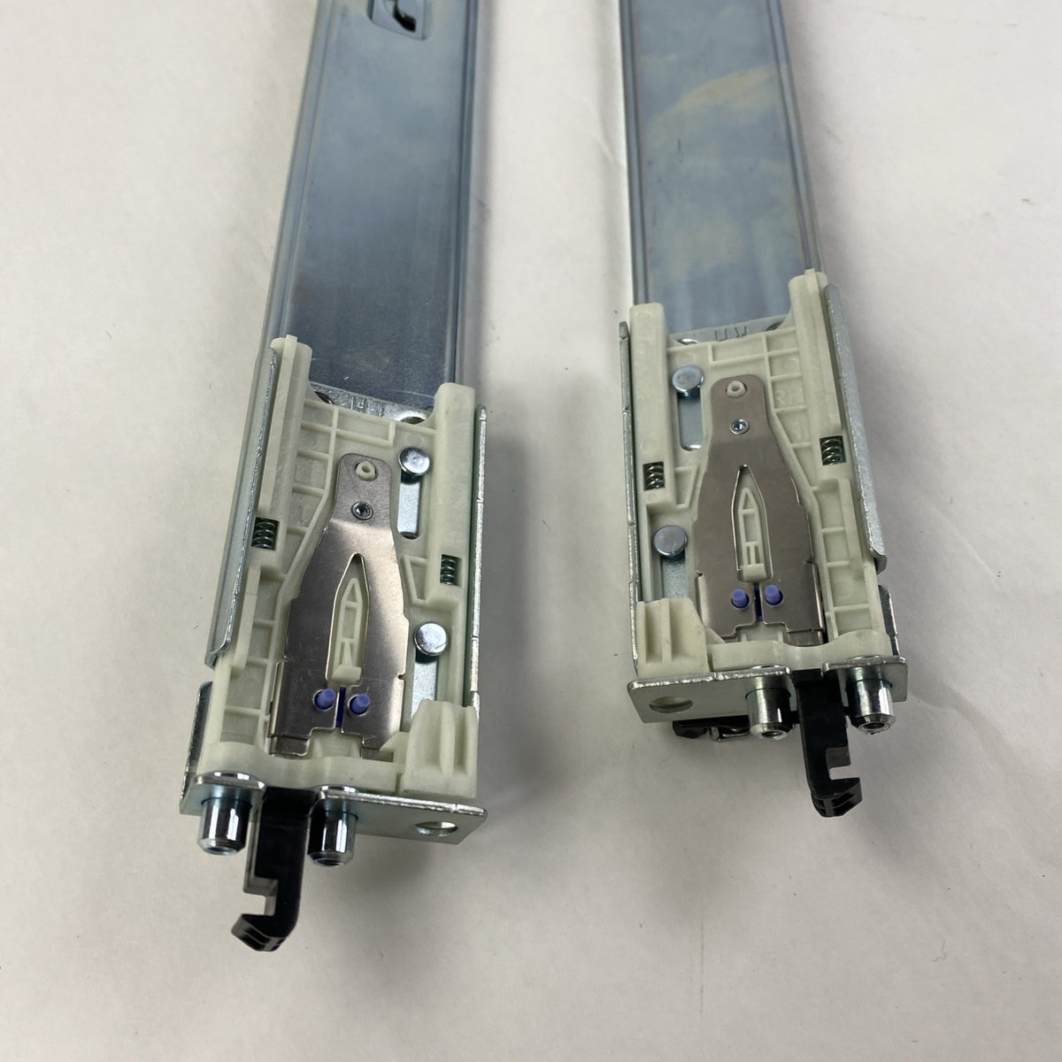Dell 00D9374 1U Left and Right Sliding Server Rail3