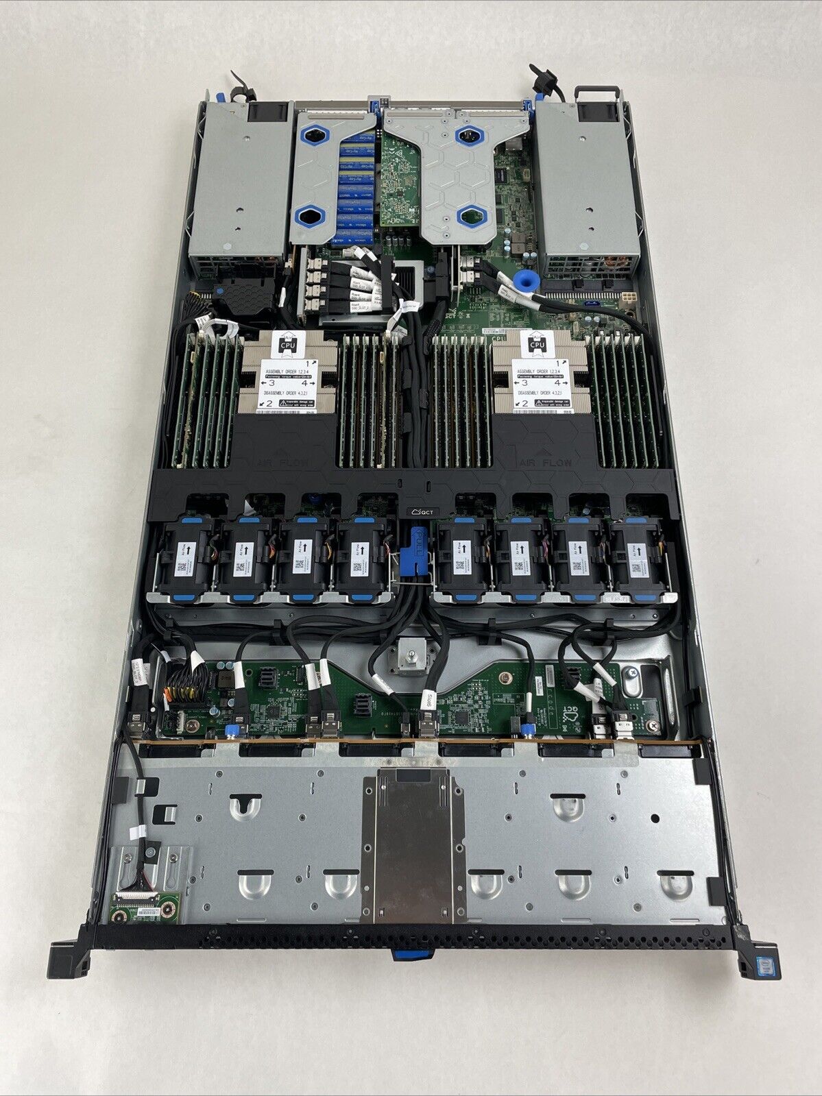 Netapp NAF-1703 Server 2x Intel Xeon Gold 5120 2.2GHz 738GB RAM No HDD No OS