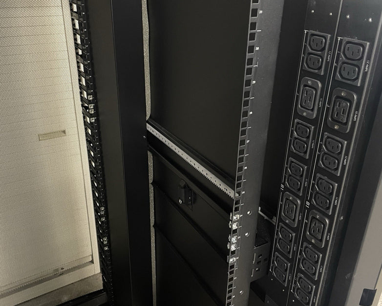 APC E242296 NetShelter SX 42U Server Rack 19" Enclosure Cabinet No Key