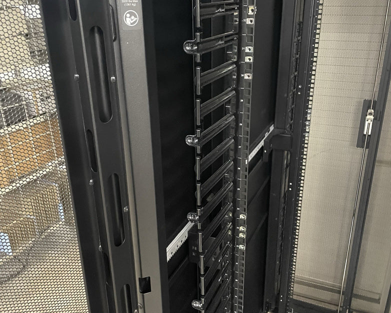 APC E242296 NetShelter SX 42U Server Rack 19" Enclosure Cabinet No Key