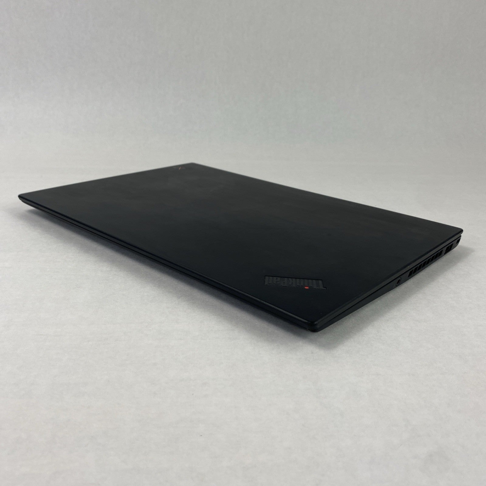 Lenovo ThinkPad X1 Carbon 6th Gen i5-8350U 1.70 GHz 8 GB RAM 14.0" No HDD No OS