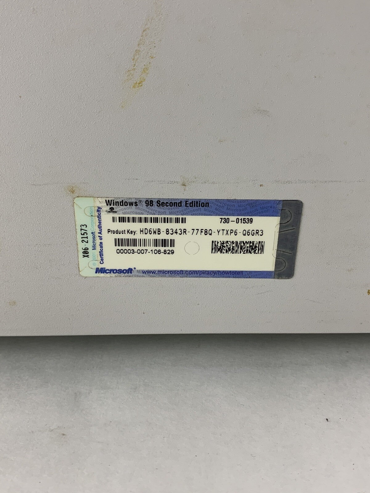 Gateway E-3600 MT Intel Pentium 4 1.6 GHz 680 MB RAM No HDD No OS