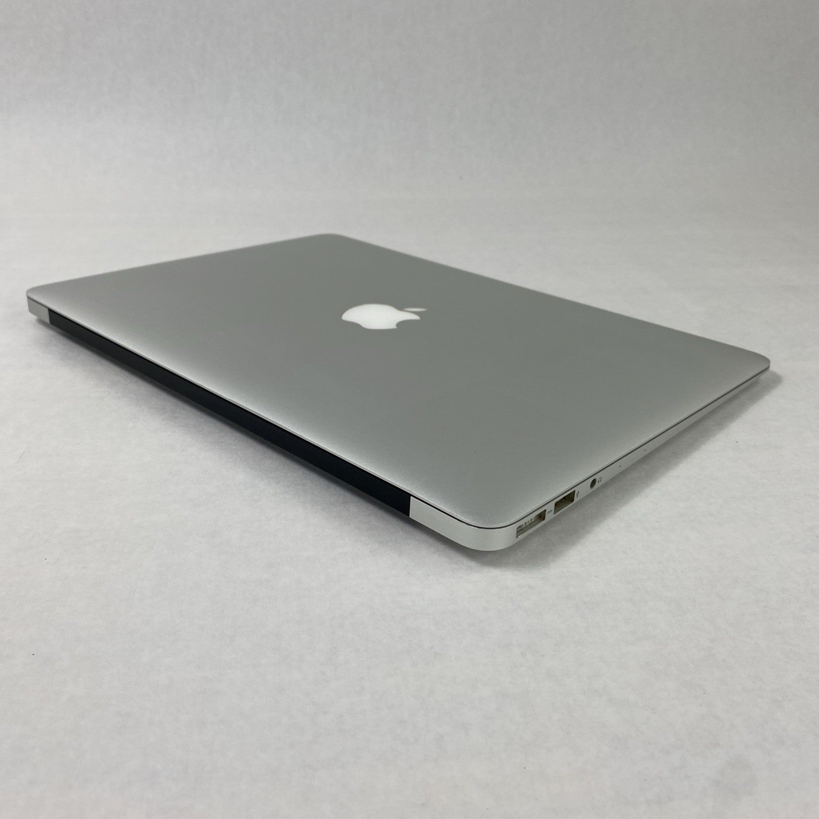 Apple MacBook Air A1466 2015 13" 1.6GHz i5 4GB RAM 256GB SSD os11.7.1 723 Cycles