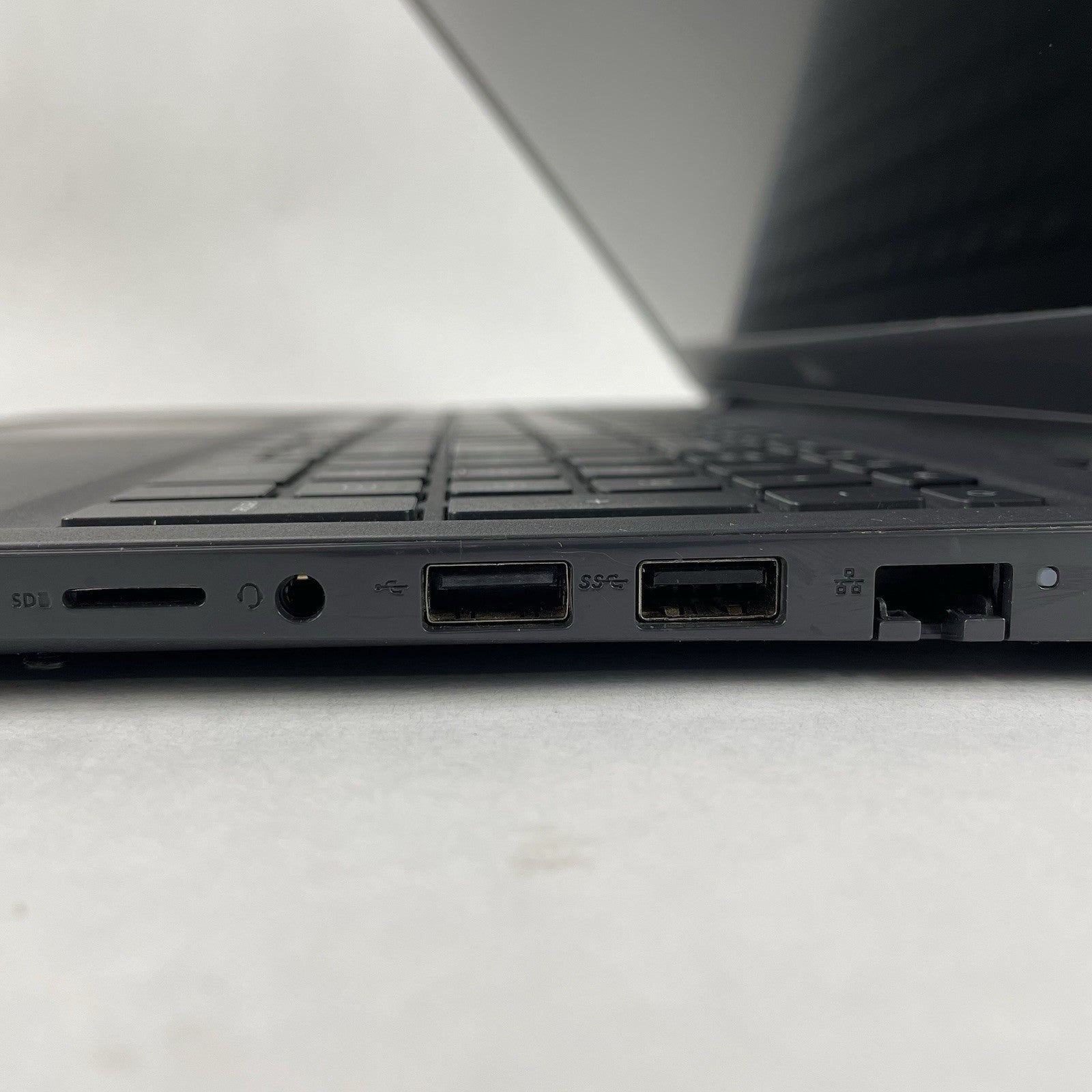 Dell Latitude 3510 15.6" i5-10210U 1.60 GHz 8 GB RAM No SSD/OS/AC - Scratched8
