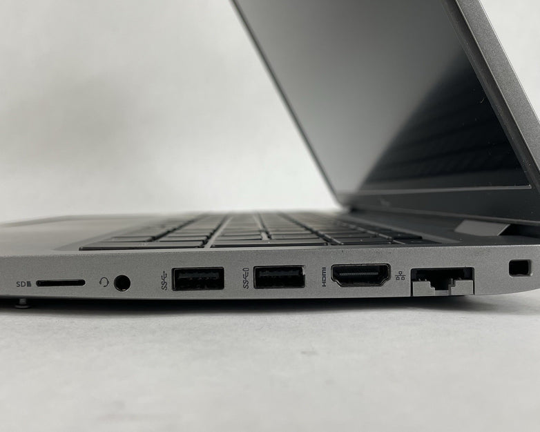 Dell Latitude 5520 15.6" i5-1135G7 2.40 GHz 8 GB RAM No SSD/OS/AC/Batt