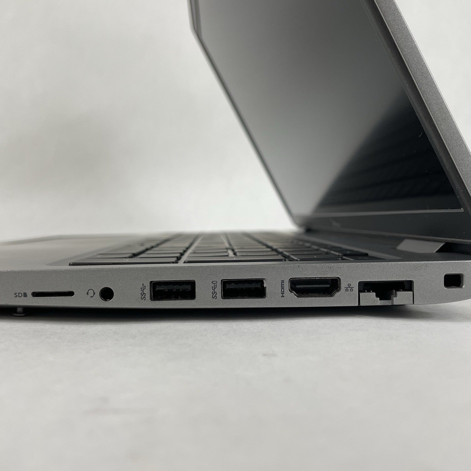 Dell Latitude 5520 15.6" i5-1135G7 2.40 GHz 8 GB RAM No SSD/OS/AC/Batt5