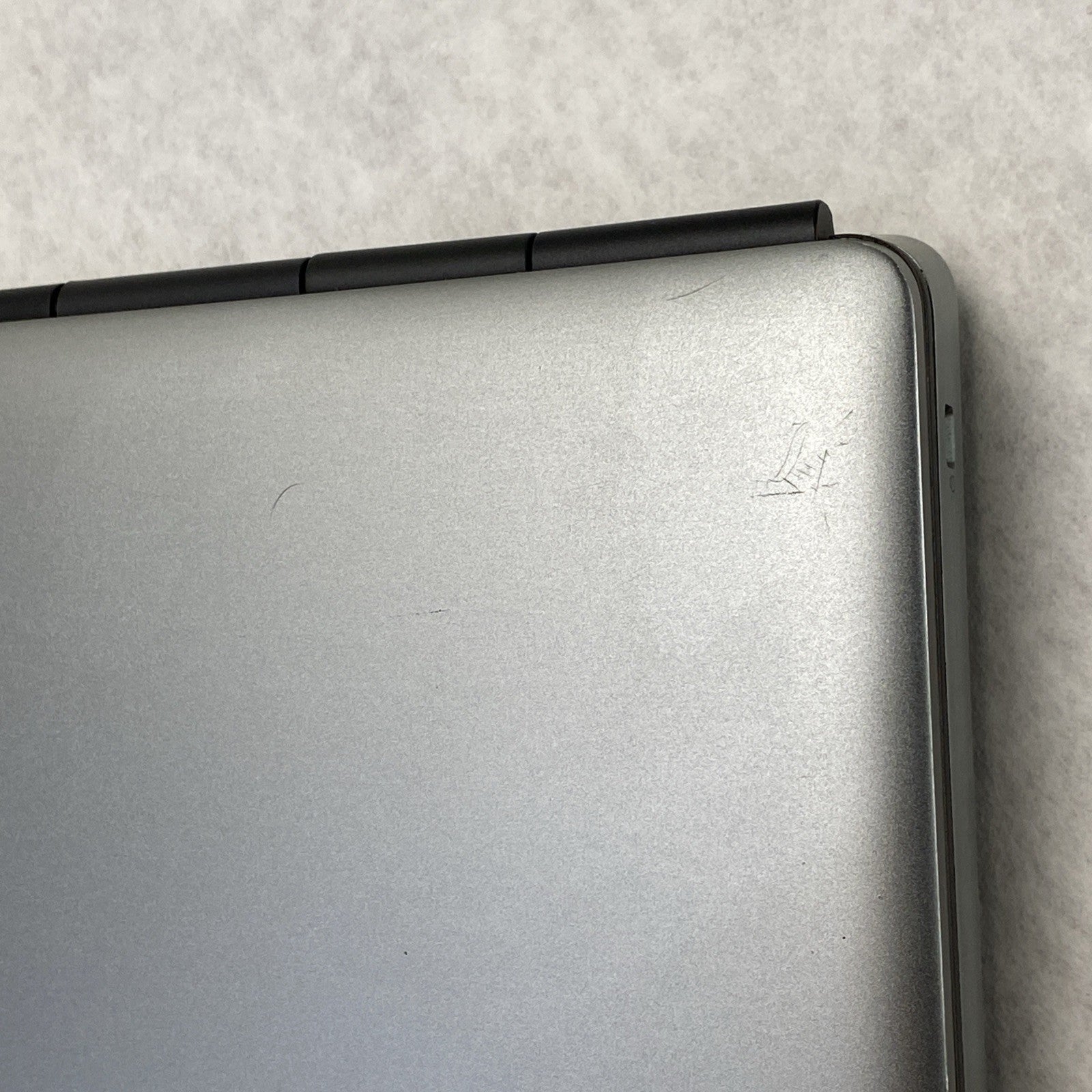 Dell Precision 7750 17.3" Core i7-10850H 2.30 GHz 32GB RAM RTX 4000 No SSD No OS