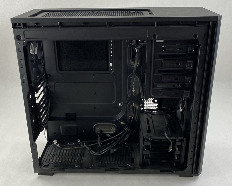 Corsair Obsidian Series 550D Mid-Tower Gaming Computer Case Damaged Front Panel