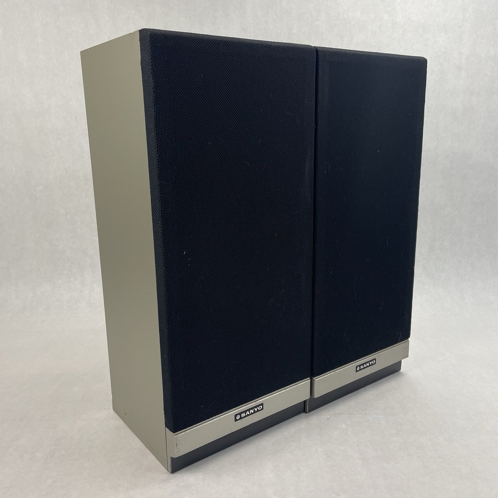 Sanyo AVS97 Bookshelf Speakers Tested