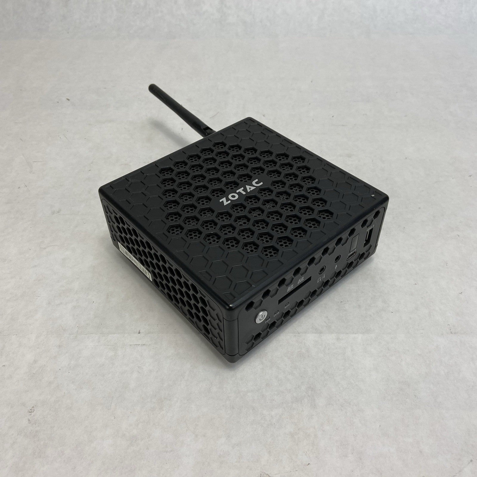 Zotac ZBox-CI325NANO MFF Intel Celeron N3160 1.6GHz 8GB RAM No AC/HDD/OS0