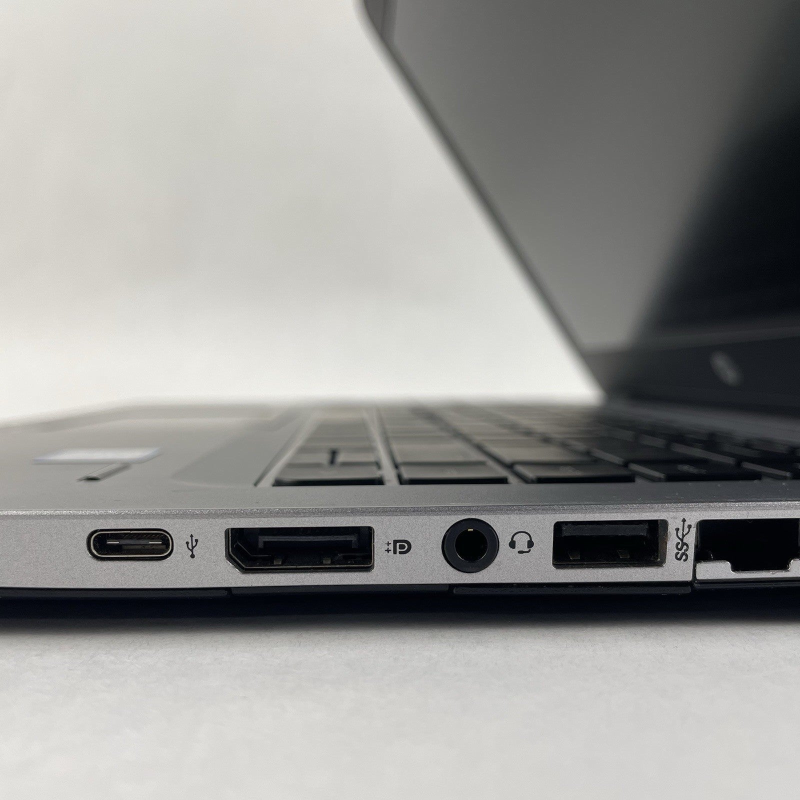 HP EliteBook 840 G3 14" i5-6200U 2.30 GHz 8 GB RAM No SSD/OS/AC/Batt6