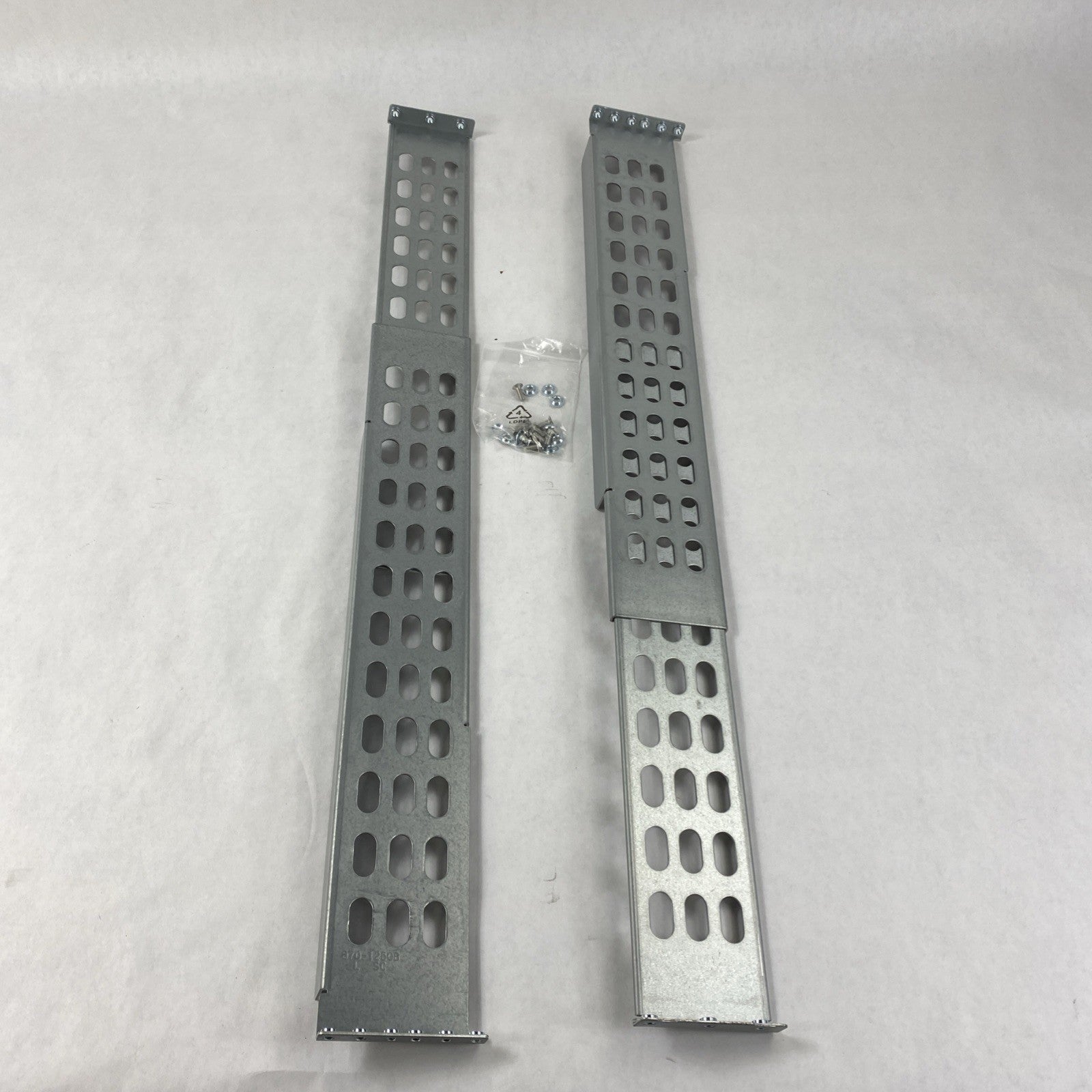 APC 0M-756H Sliding Rail Kit Smart-UPS Left 870-1250B and Right 870-1251B2