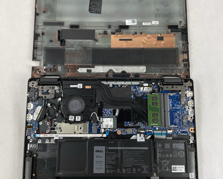 Dell Latitude 3520 15.6" i5-1135G7 2.40 GHz 8 GB RAM No SSD/OS/AC
