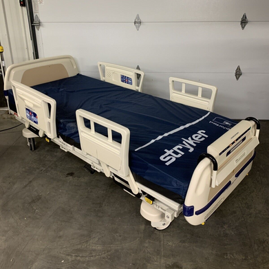 Stryker Epic Bed 2030 Critical Care Hospital Bed Comfort Gel Semi Bad Hydraulic