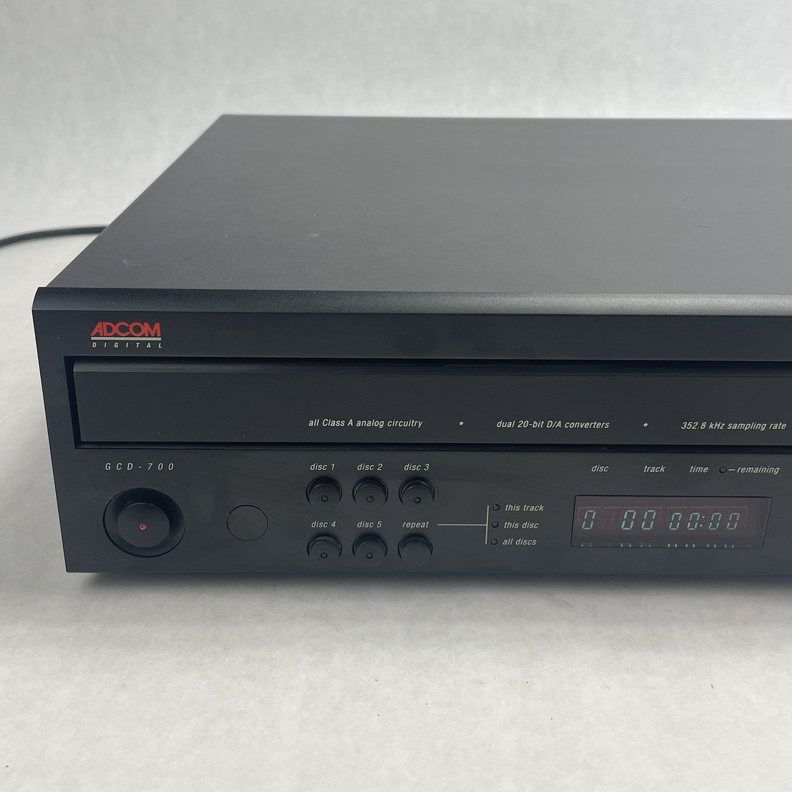 Adcom GCD-700 5 Disc CD Player Tested3